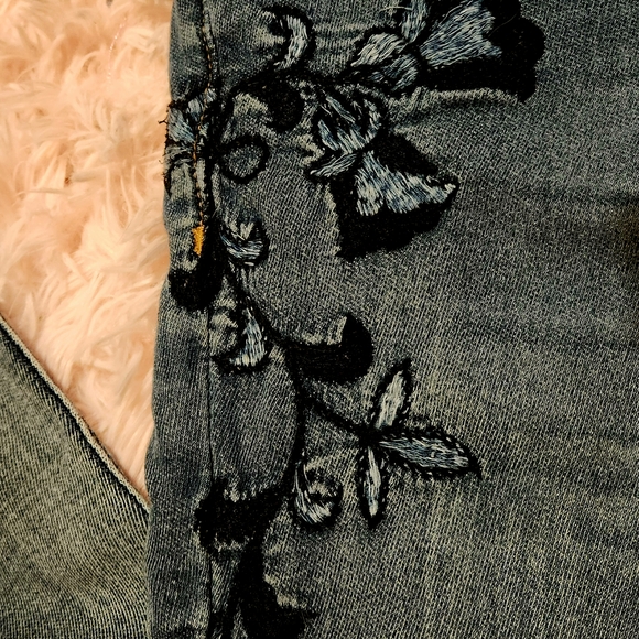 Driftwood embroided jeans - Picture 2 of 4